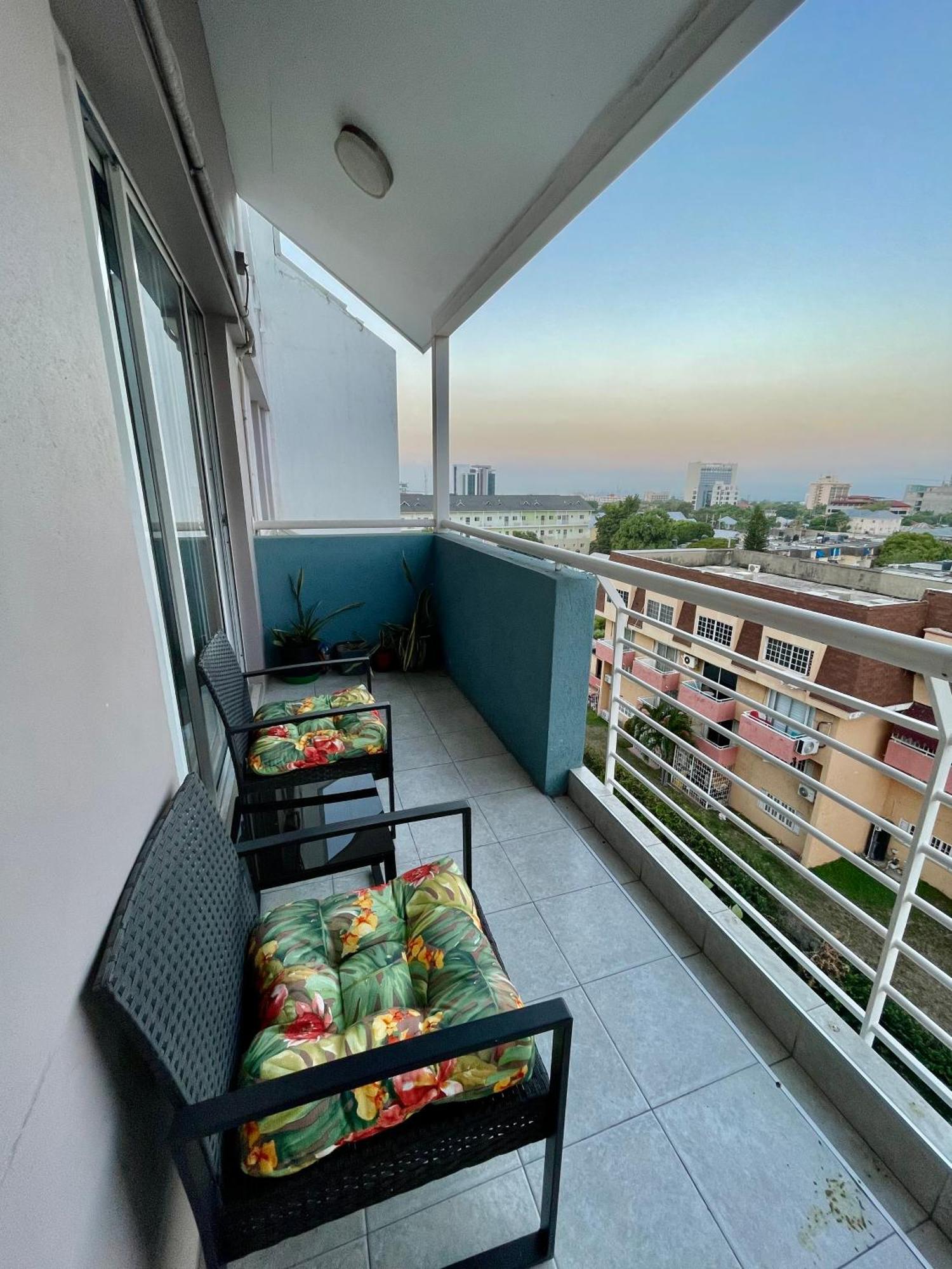 The Brompton'S Luxury Apartment Kingston Exterior photo